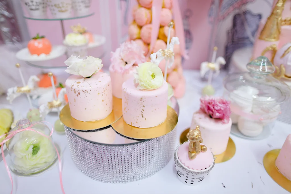 Individual wedding cakes
